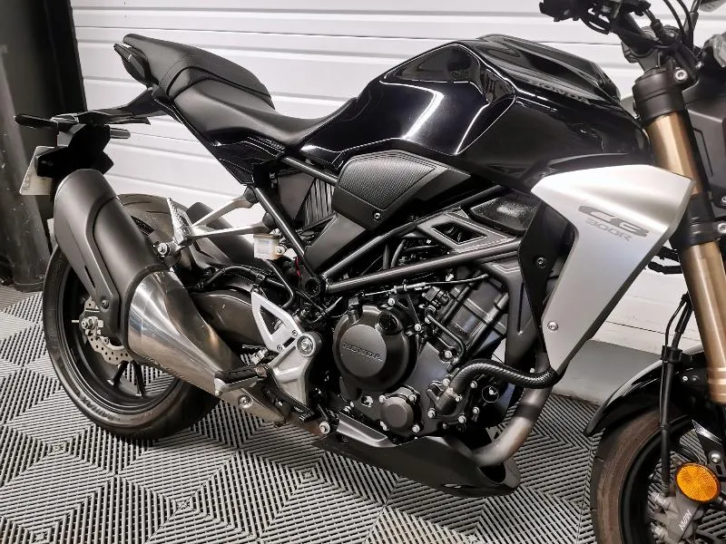 CB300R