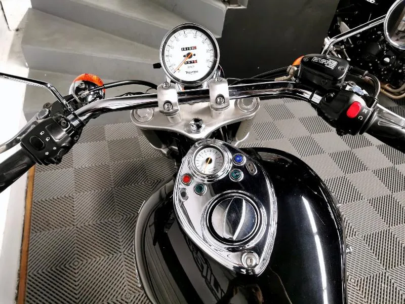 bonneville speedmaster 865