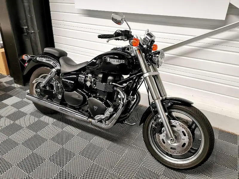 bonneville speedmaster 865