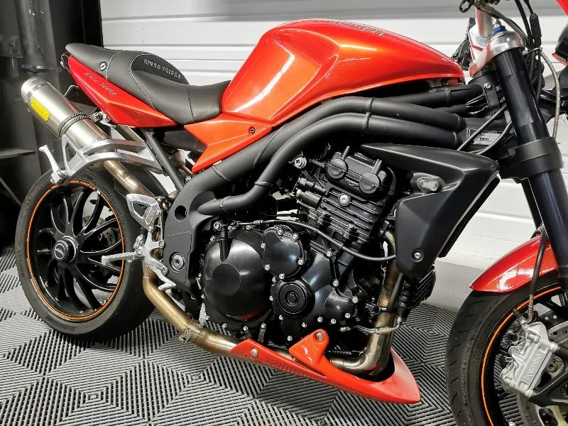 SPEED TRIPLE 1050