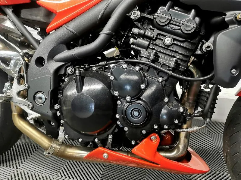 SPEED TRIPLE 1050