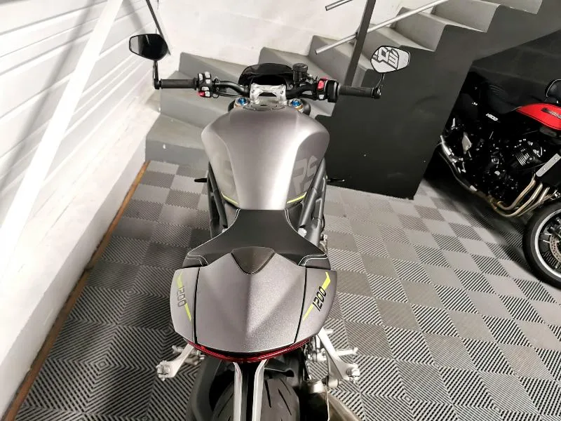 SPEED TRIPLE 1200 RS
