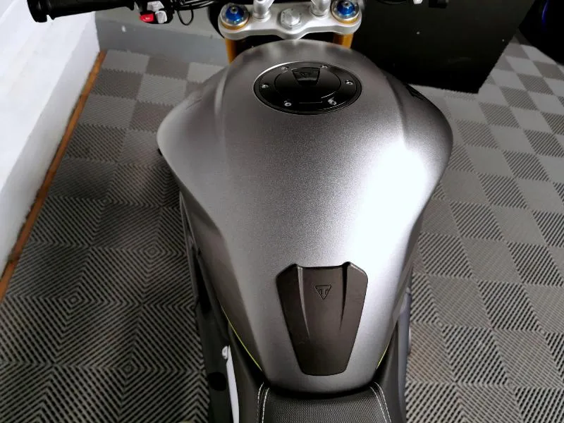 SPEED TRIPLE 1200 RS