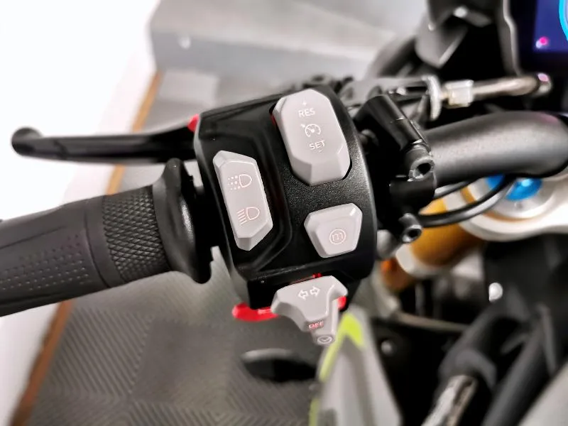 SPEED TRIPLE 1200 RS