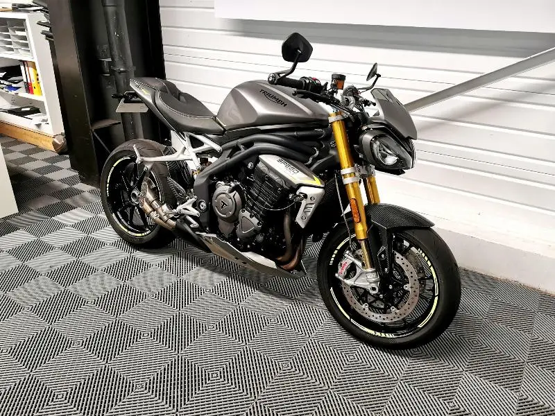 SPEED TRIPLE 1200 RS
