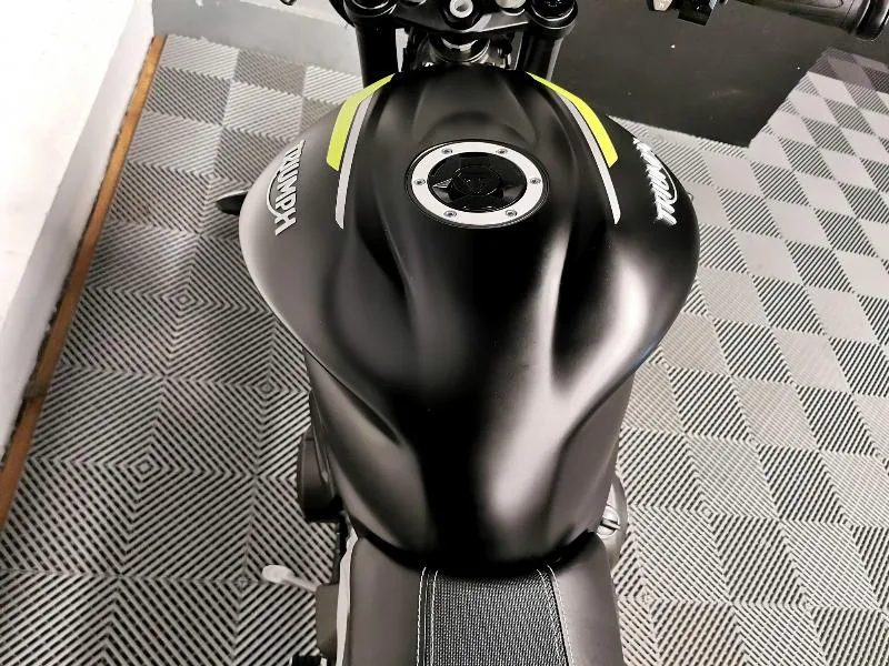 STREET TRIPLE 765 RS