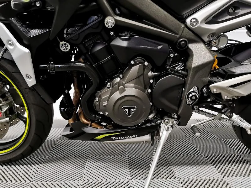 STREET TRIPLE 765 RS