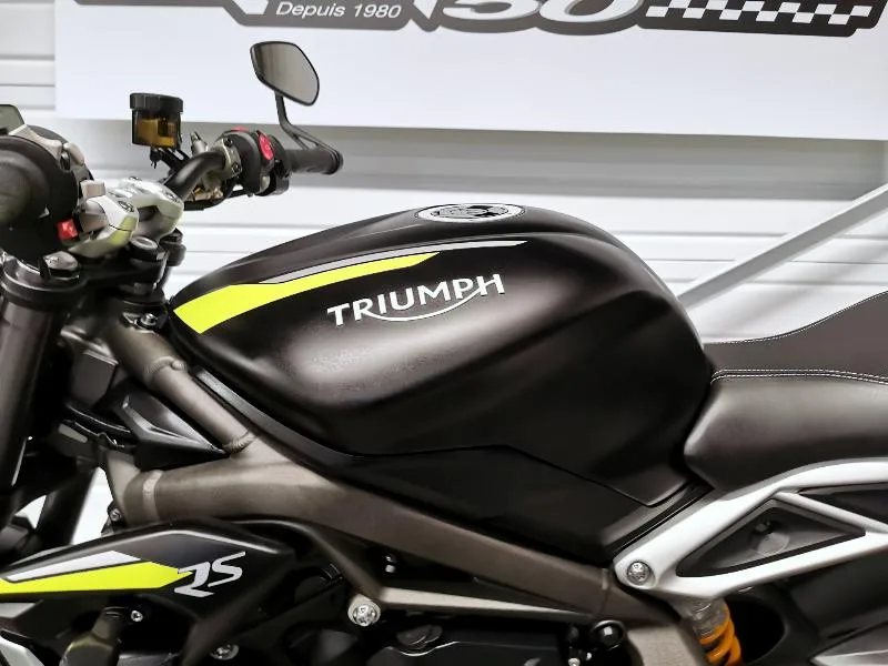 STREET TRIPLE 765 RS