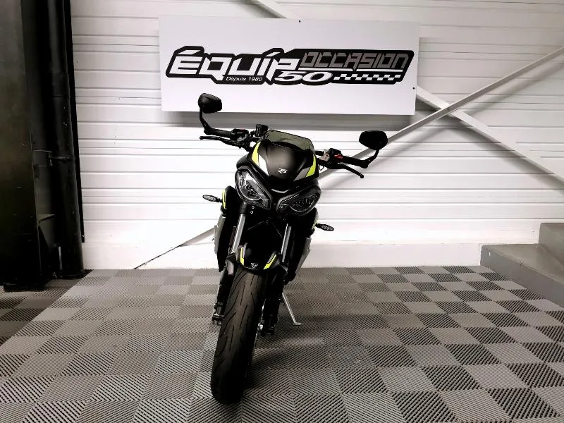 STREET TRIPLE 765 RS