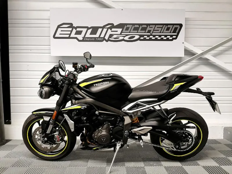 STREET TRIPLE 765 RS