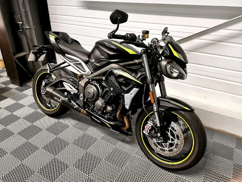STREET TRIPLE 765 RS