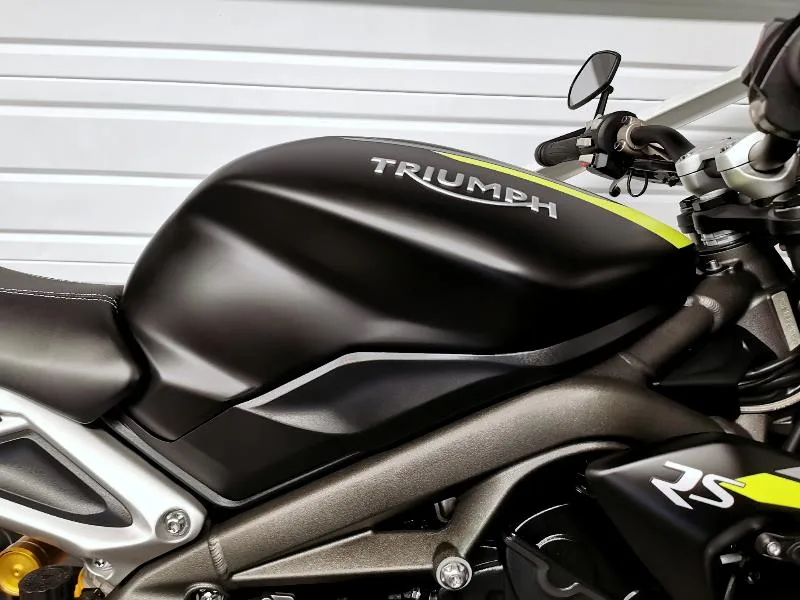 STREET TRIPLE 765 RS