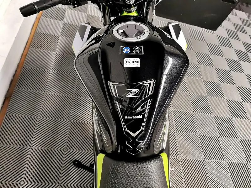 Z125
