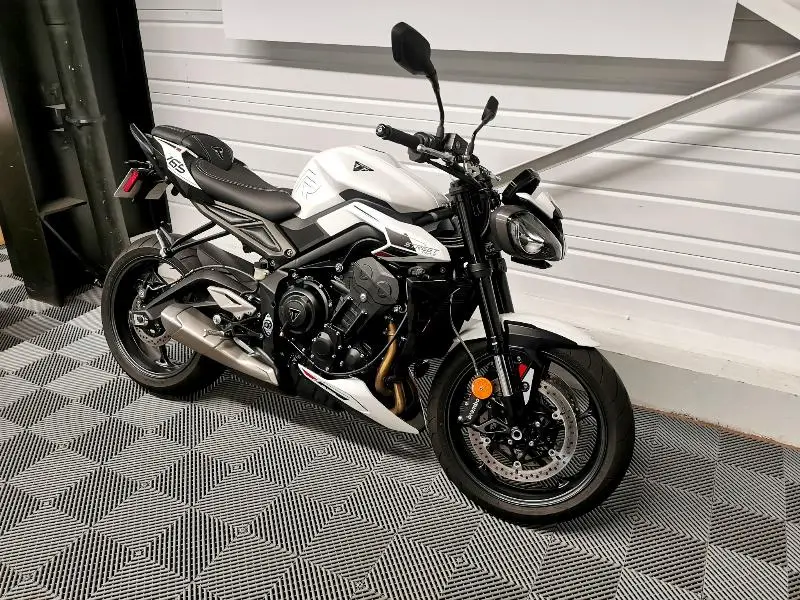 STREET TRIPLE 765 R
