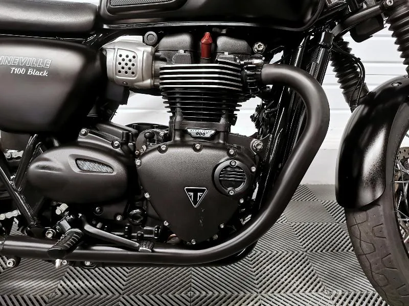 Bonneville T100