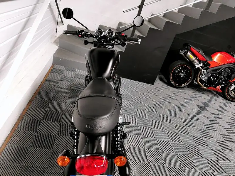 Bonneville T100