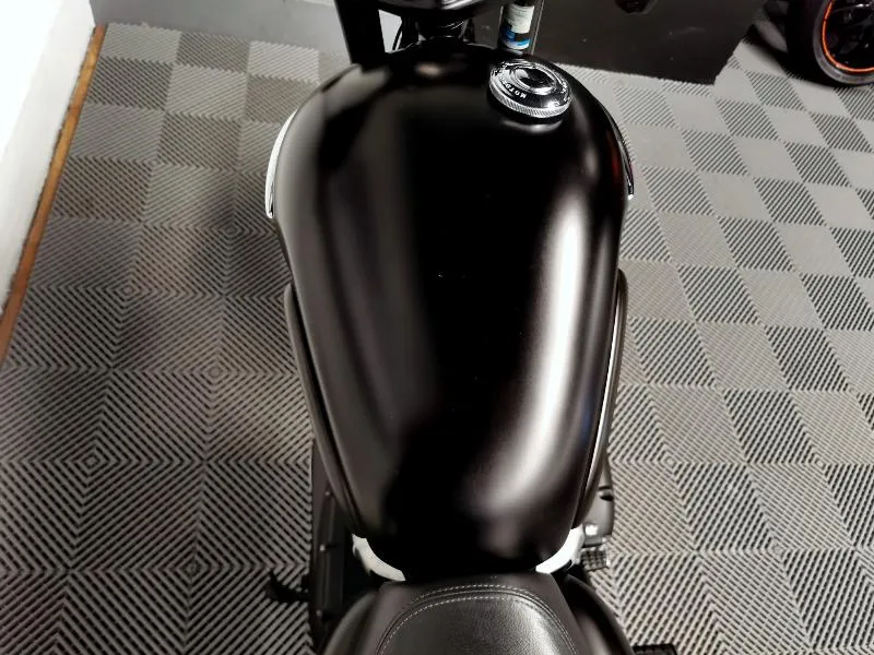 Bonneville T100