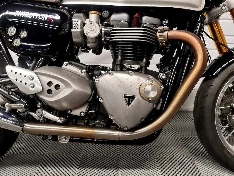 THRUXTON 1200 R