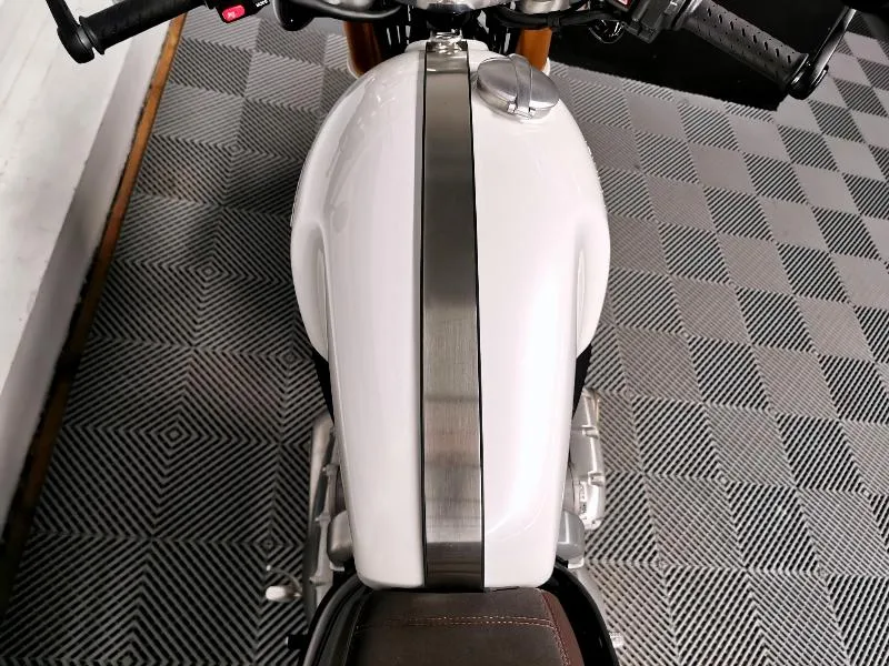 THRUXTON 1200 R