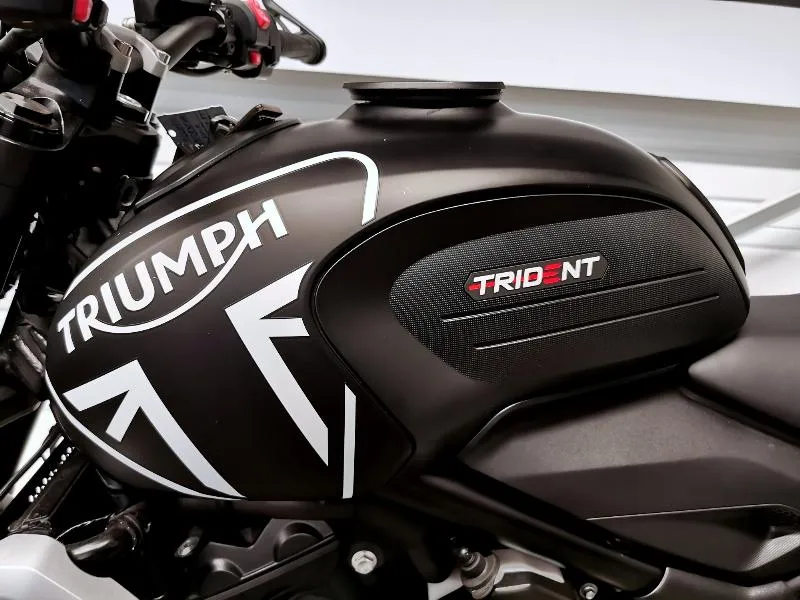 TRIDENT 660