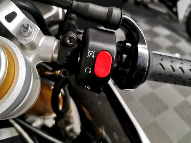 DAYTONA  675 R