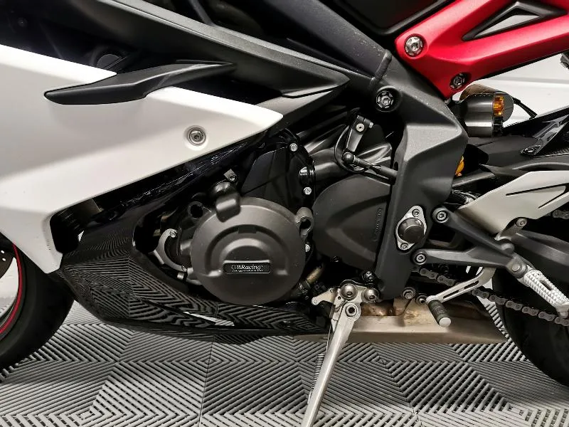 DAYTONA  675 R