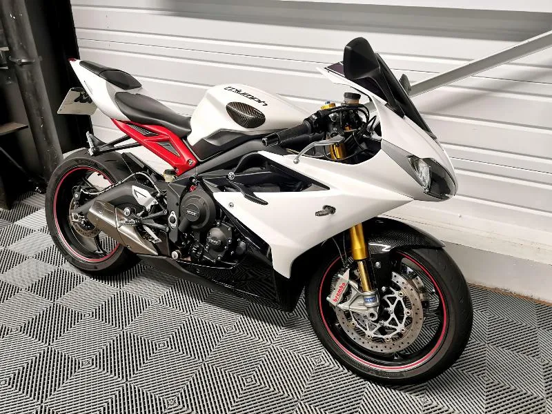 DAYTONA  675 R