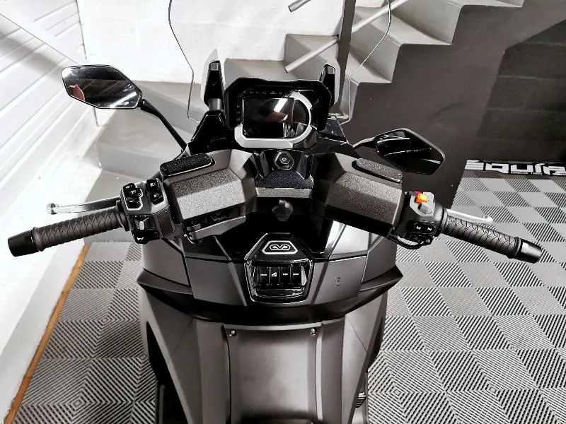 CV3 550