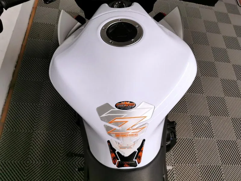 Z 1000