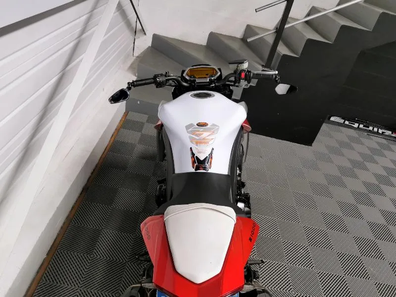 Z 1000