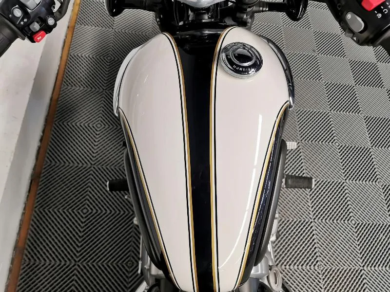 BONNEVILLE SPEEDMASTER 1200