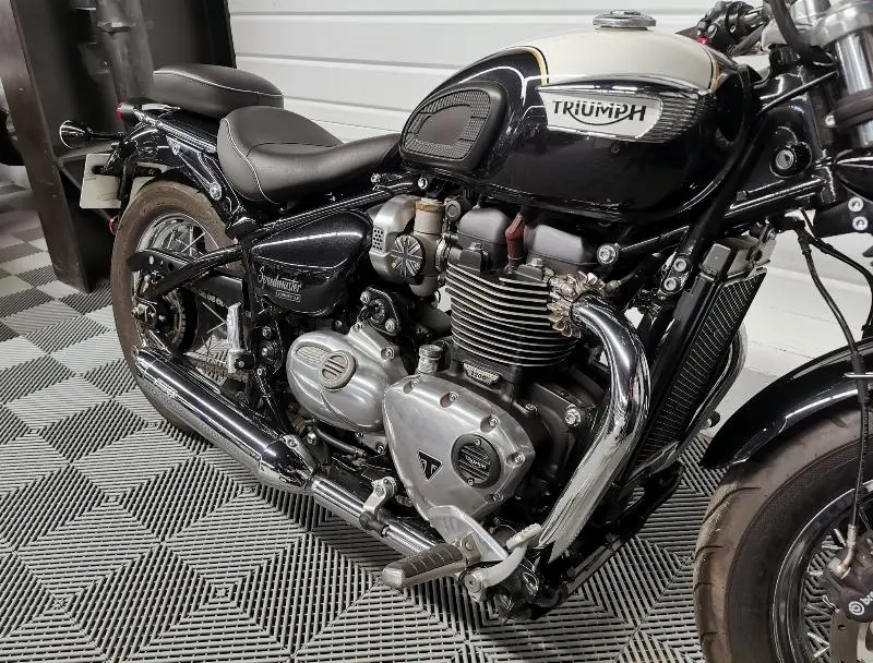 BONNEVILLE SPEEDMASTER 1200