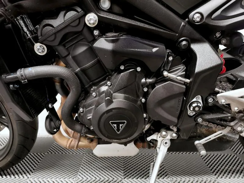 STREET TRIPLE 765 R