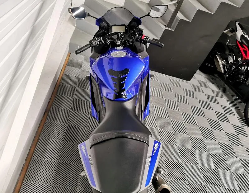 YZFR3