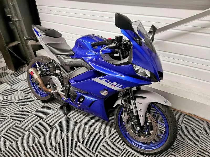 YZFR3