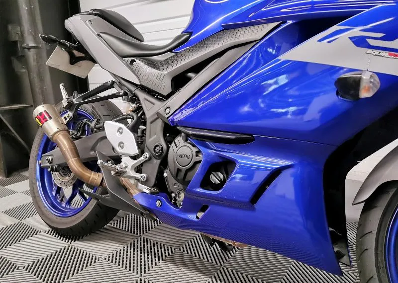 YZFR3