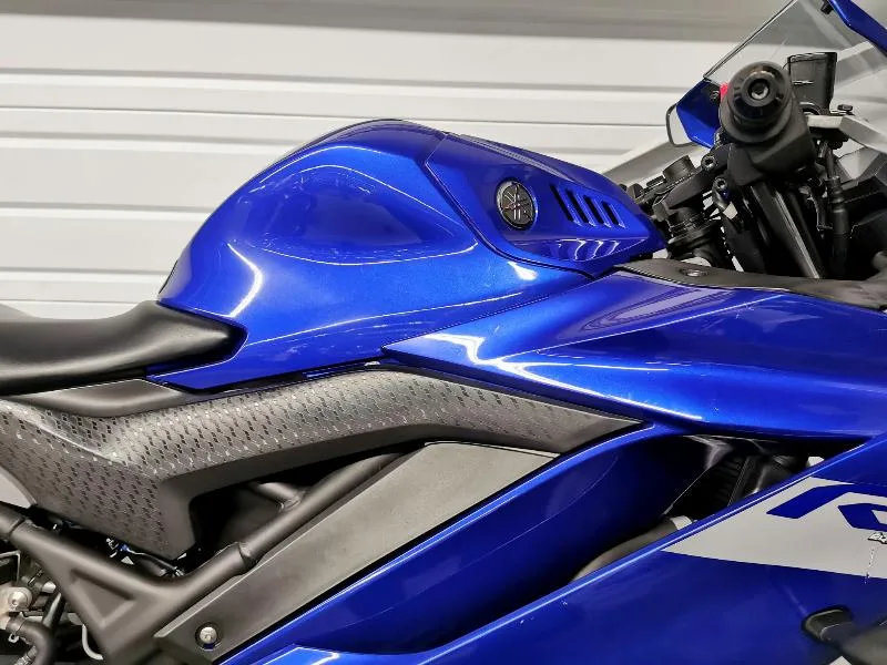 YZFR3