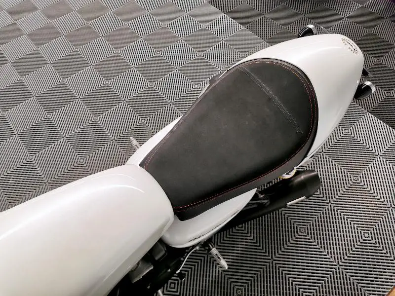 THRUXTON 1200 R