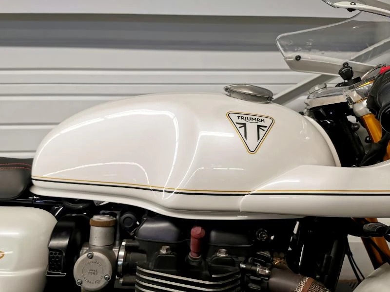 THRUXTON 1200 R