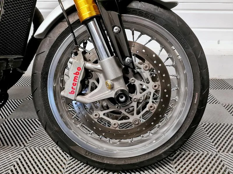 THRUXTON 1200 R