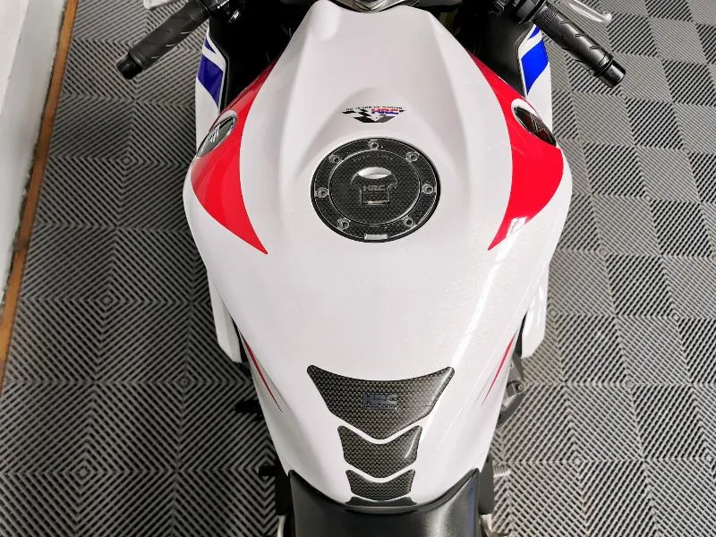 CBR 1000 R