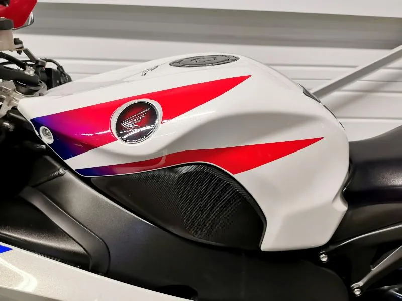 CBR 1000 R