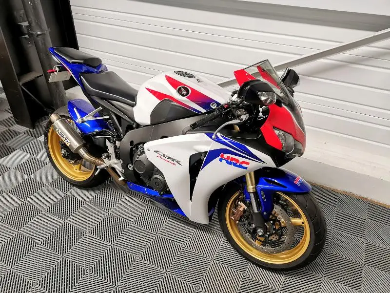 CBR 1000 R