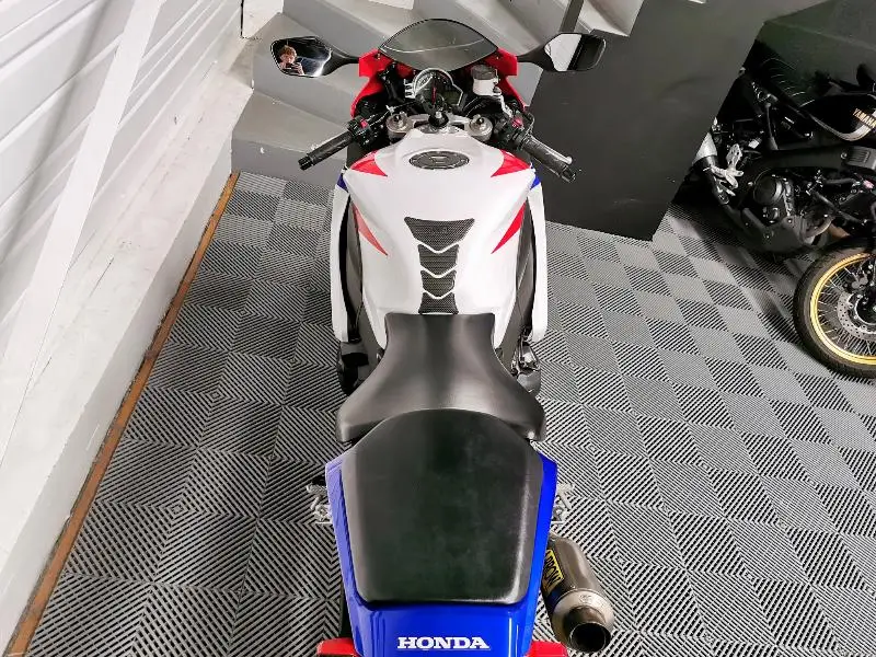 CBR 1000 R