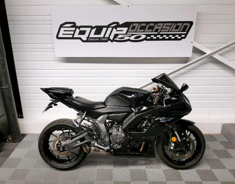 YZFR7