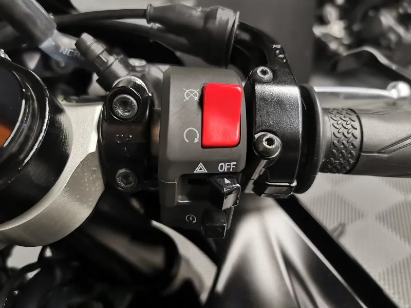 YZFR7