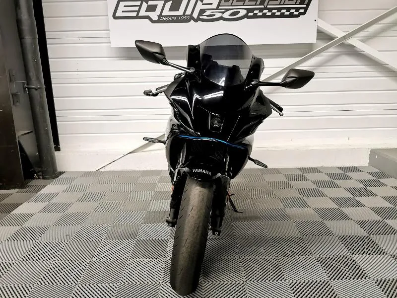 YZFR7