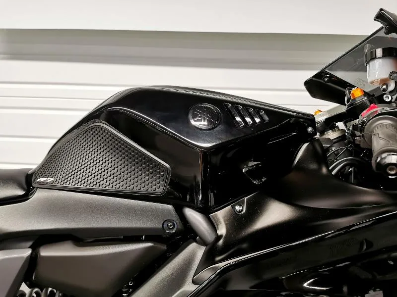 YZFR7