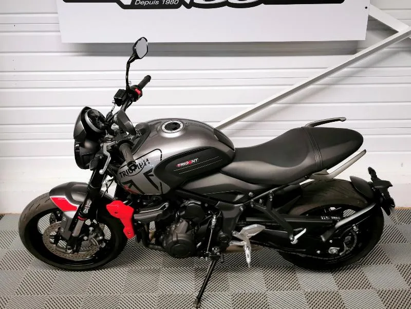 TRIDENT 660