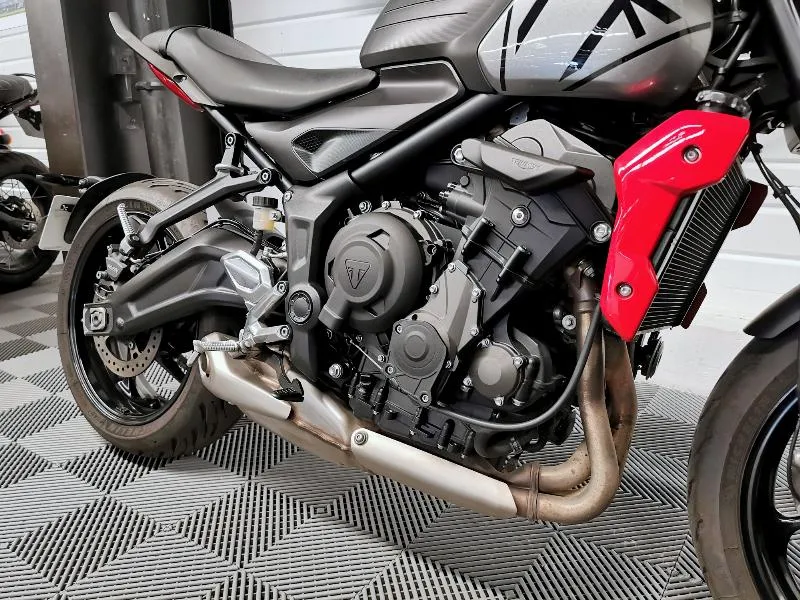 TRIDENT 660